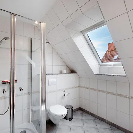 Grosses Mit Seeblick